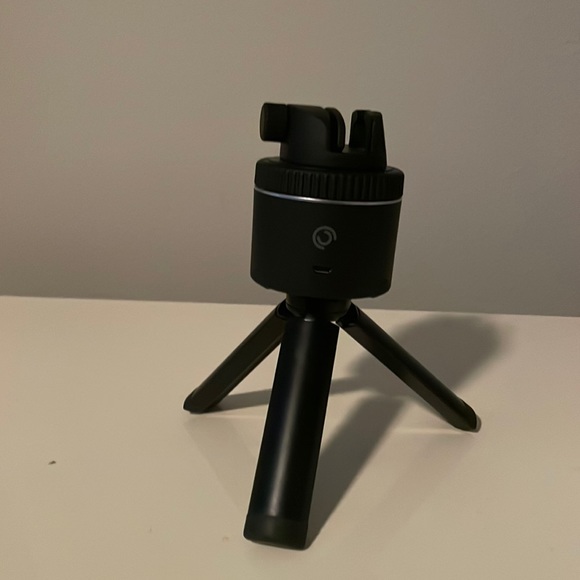 Pivo auto tracking 360 rotation video call and multi stream live pod.